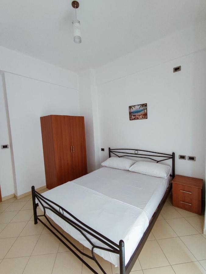 El Rio Apartments Sarandë Buitenkant foto