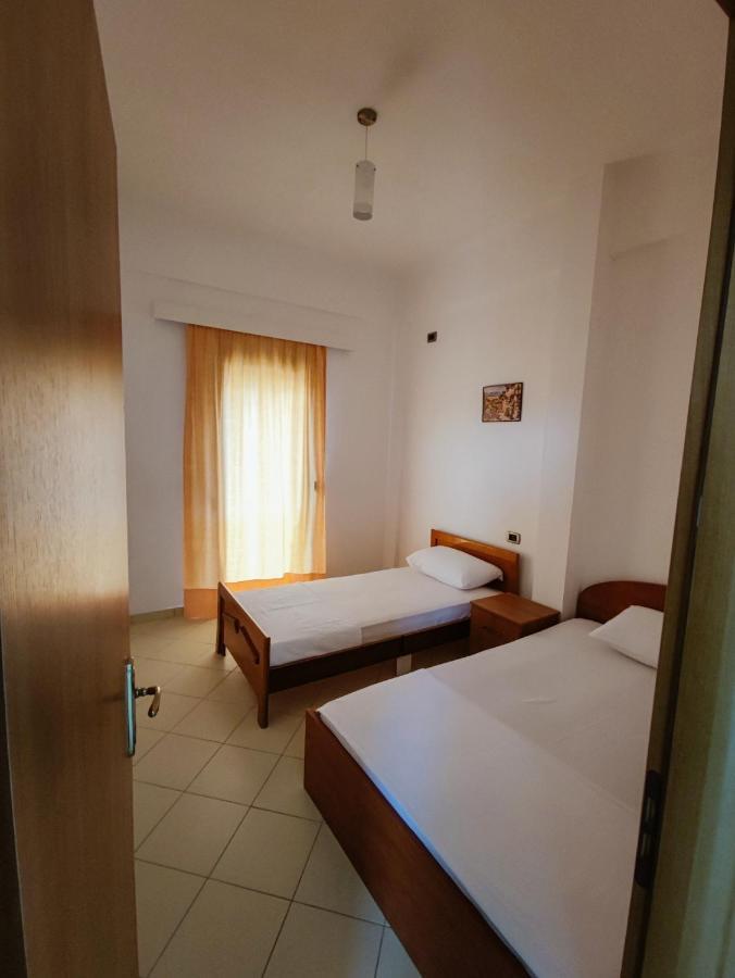 El Rio Apartments Sarandë Buitenkant foto