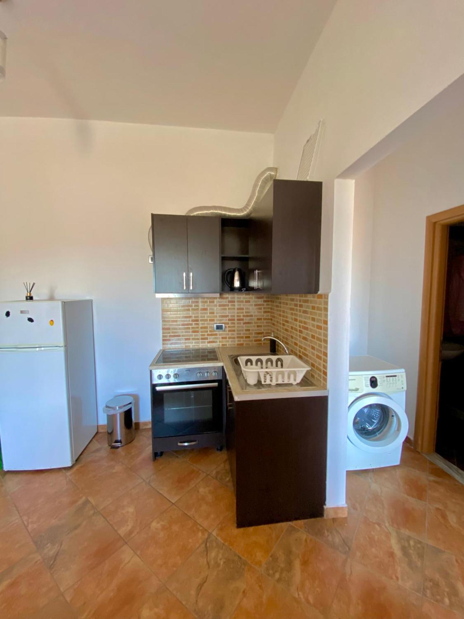 El Rio Apartments Sarandë Buitenkant foto