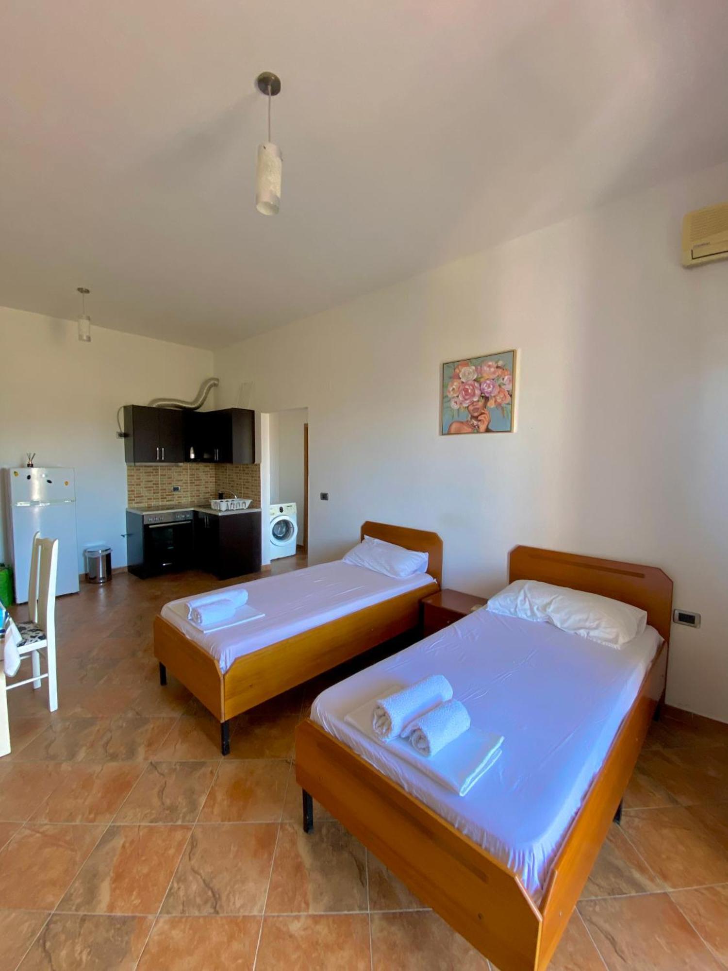 El Rio Apartments Sarandë Buitenkant foto