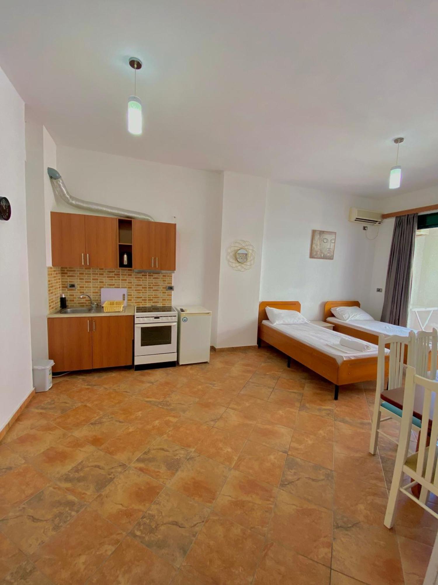 El Rio Apartments Sarandë Buitenkant foto