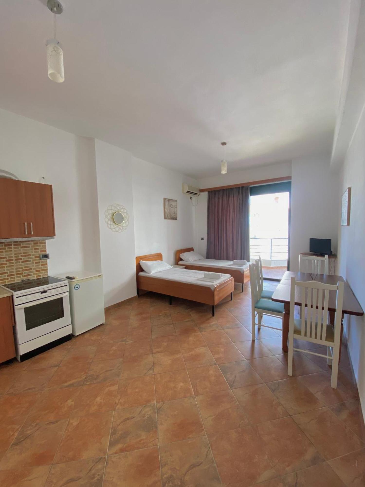 El Rio Apartments Sarandë Buitenkant foto